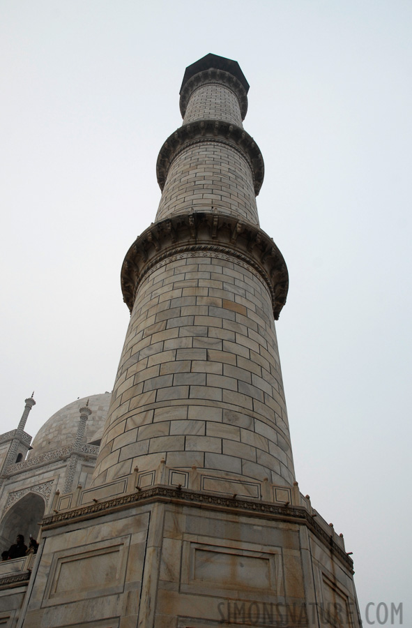 Taj Mahal [18 mm, 1/100 sec at f / 7.1, ISO 400]